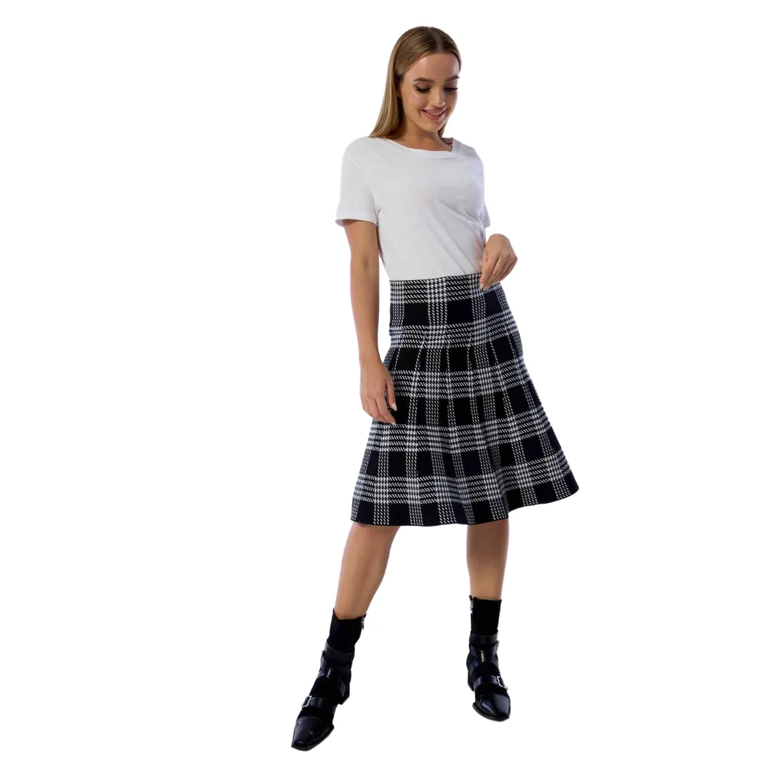 AMAZING MM SKIRT - YEAR ROUND BLACK PLAID